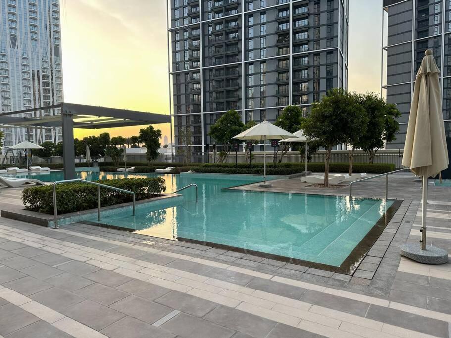 Luxurious 3br - Pool - Canal View - Kids Play Area Dubai