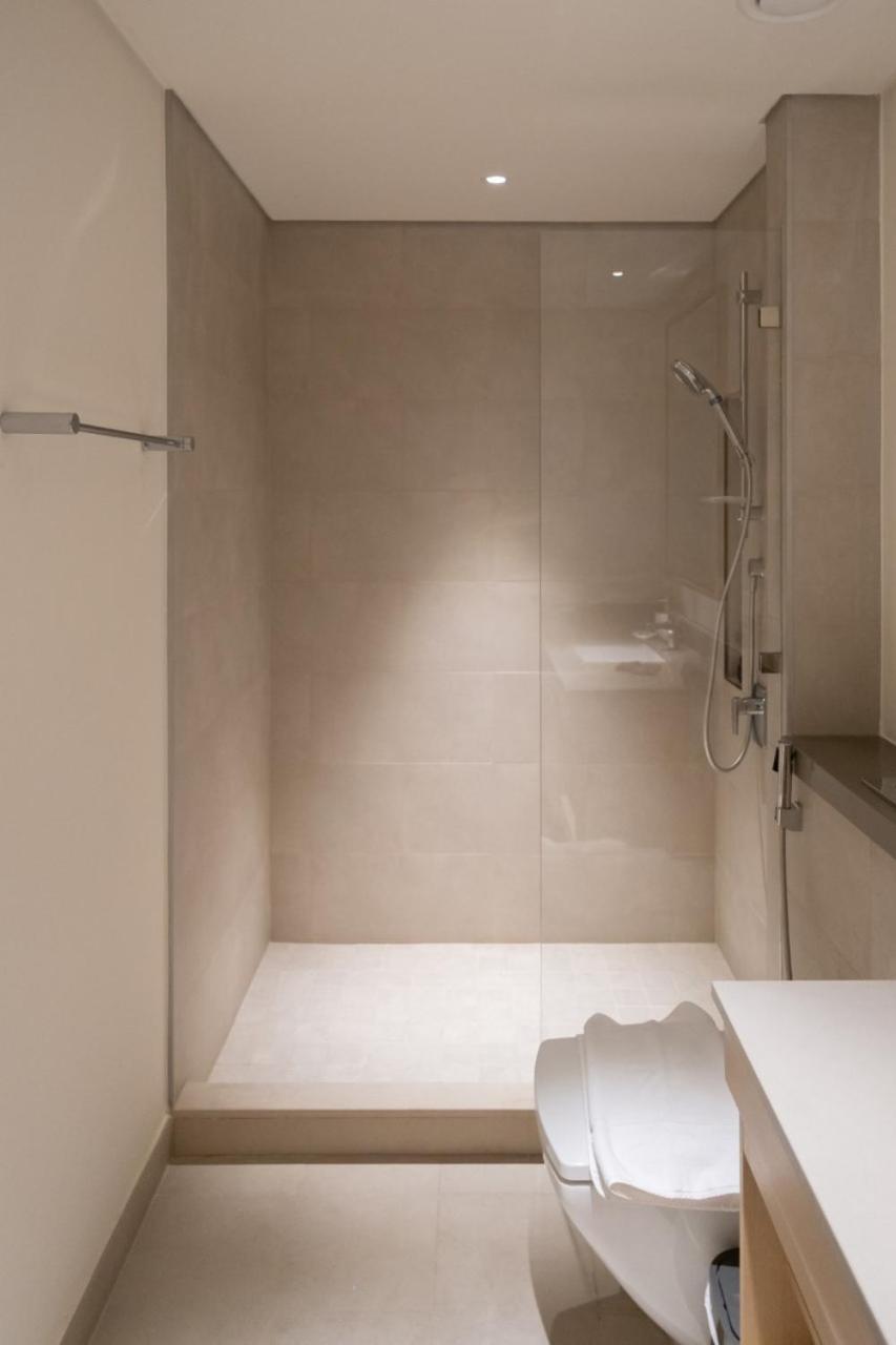 Luxurious 3br - Pool - Canal View - Kids Play Area Dubai