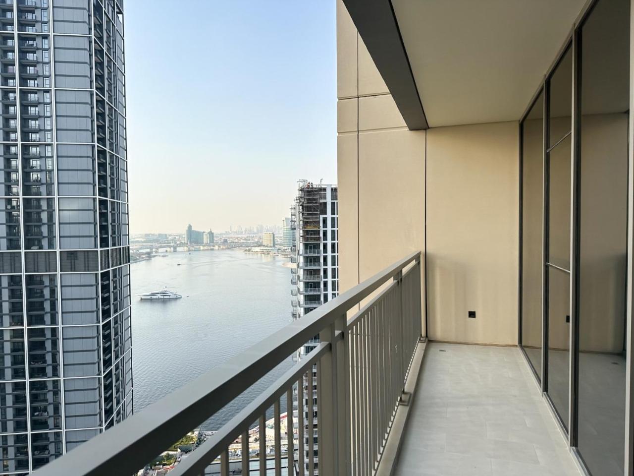 Luxurious 3br - Pool - Canal View - Kids Play Area Apartment Dubai
