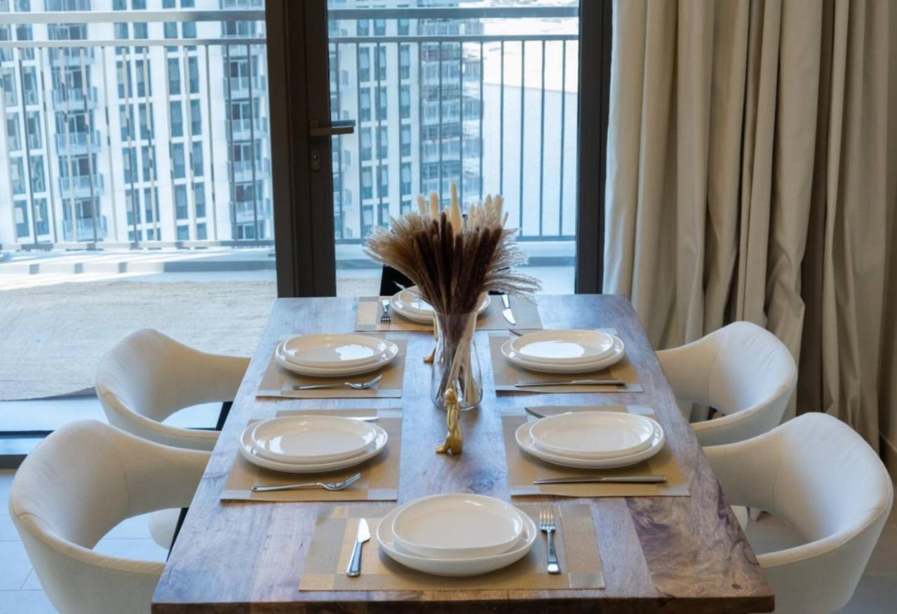 Luxurious 3br - Pool - Canal View - Kids Play Area Apartment Dubai